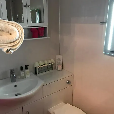 Glenfield House Konukevi 4*