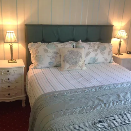 Glenfield House Guest house 4*